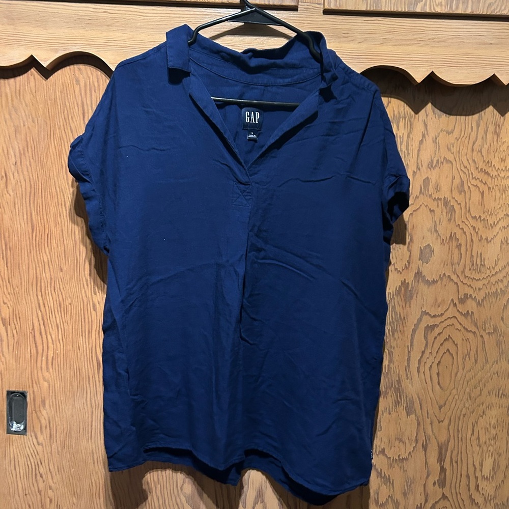 GAP navy blue shirt
